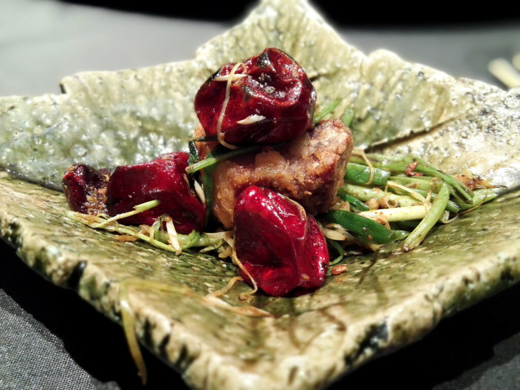 梅山豚の四川香り炒め × 四川竹葉青